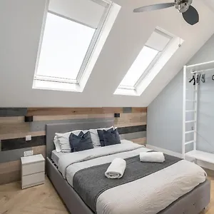 Corporate Apartment Hookwood